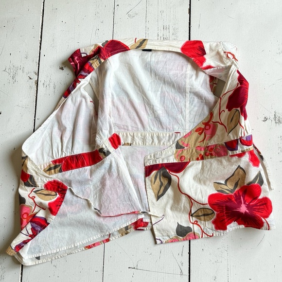 GAP Floral Wrap Top Size M Red Cream Cotton Cap Sleeve Blouse - Picture 5 of 13